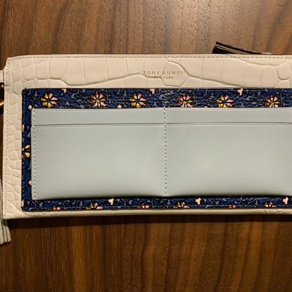 Tory Burch Cute clutch wallet -USED- - Picture 1 of 8
